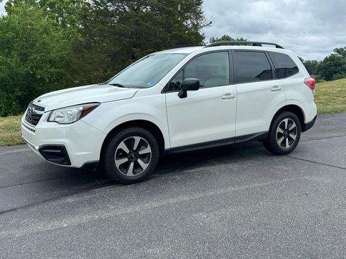 Used 2018 Subaru Forester 2.5i w/ Alloy Wheel Package AWD/4WD image 4