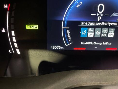 Used 2025 Toyota Camry SE FWD image 19