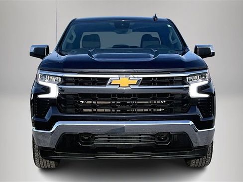Used 2024 Chevrolet Silverado 1500 LT w/ Z71 Off-Road Package image 3