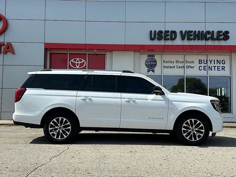 Used 2025 Ford Expedition Max Platinum AWD/4WD image 7