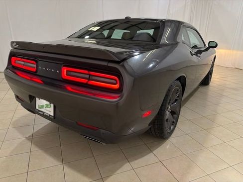 Used 2019 Dodge Challenger R/T RWD image 6