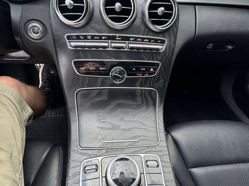 Used 2019 Mercedes-Benz C 300 4MATIC Sedan image 11
