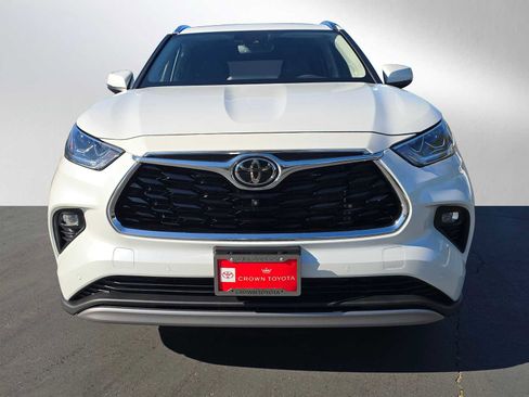 Certified 2022 Toyota Highlander Platinum image 8