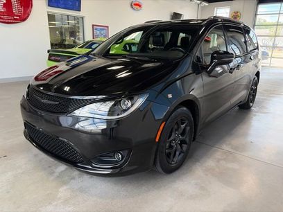 Certified 2019 Chrysler Pacifica Limited w/ S Appearance Package