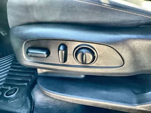 Used 2021 Chevrolet Traverse LT image 31