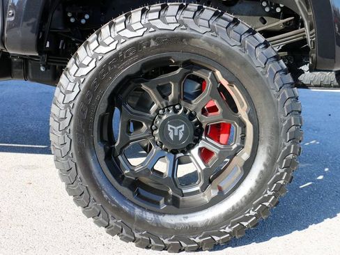 New 2026 Ford F250 Lariat w/ Black Appearance Package AWD/4WD image 9
