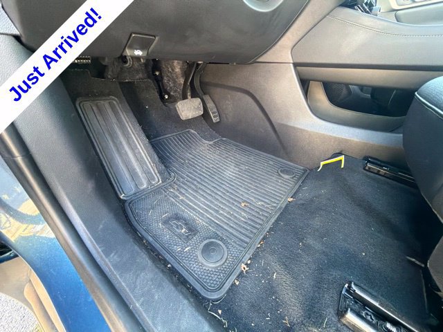 Used 2025 Chevrolet Traverse LT w/ Sun and Wheel Package FWD image 40