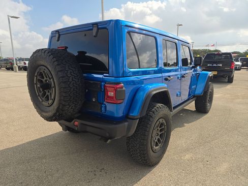 Used 2023 Jeep Wrangler Unlimited Rubicon 392 w/ Xtreme Recon 35" Tire Package AWD/4WD image 3