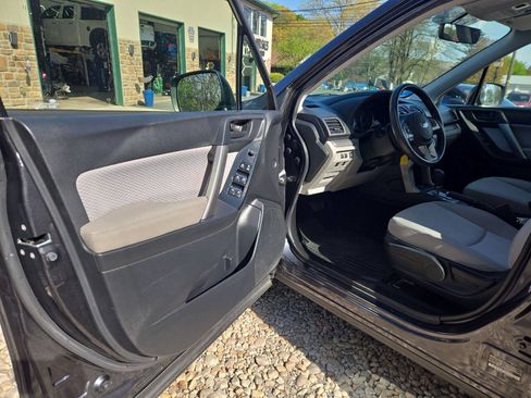 Used 2017 Subaru Forester 2.5i w/ Alloy Wheel Package AWD/4WD image 13
