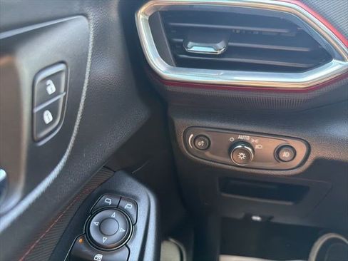 Used 2021 Chevrolet TrailBlazer RS w/ Technology Package FWD image 26