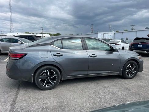 Used 2025 Nissan Sentra SV FWD image 14