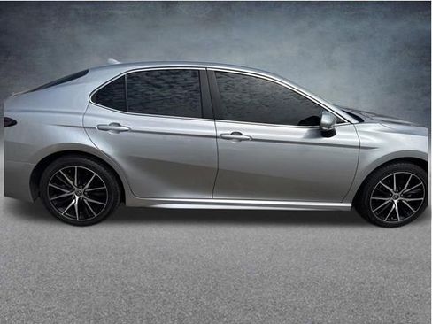 Used 2023 Toyota Camry SE FWD image 8