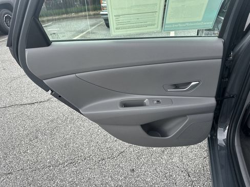 Used 2023 Hyundai Elantra Blue FWD image 21