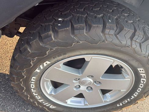 Used 2013 Jeep Wrangler Sport AWD/4WD image 10