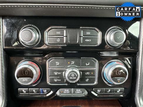 Used 2023 GMC Yukon XL Denali Ultimate image 32