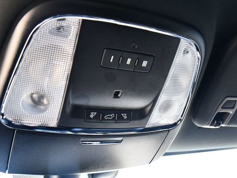 Used 2020 Jeep Grand Cherokee Altitude image 34