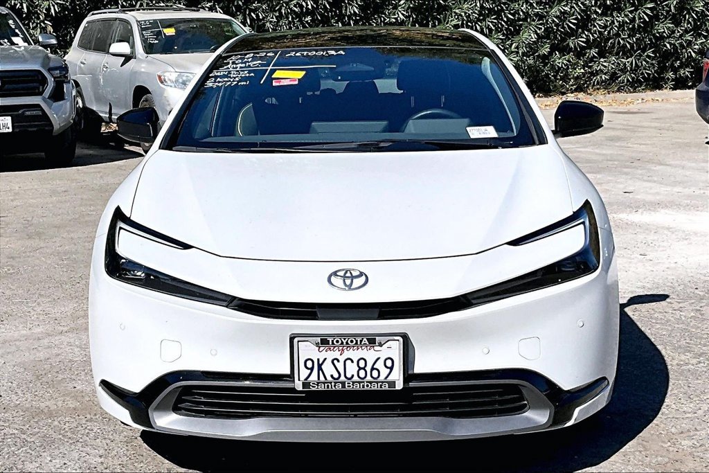 Used 2024 Toyota Prius XLE FWD image 2