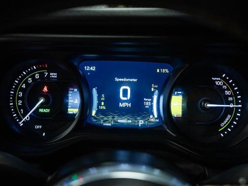 Used 2024 Jeep Wrangler Sahara image 16