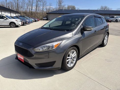Used 2016 Ford Focus SE image 3
