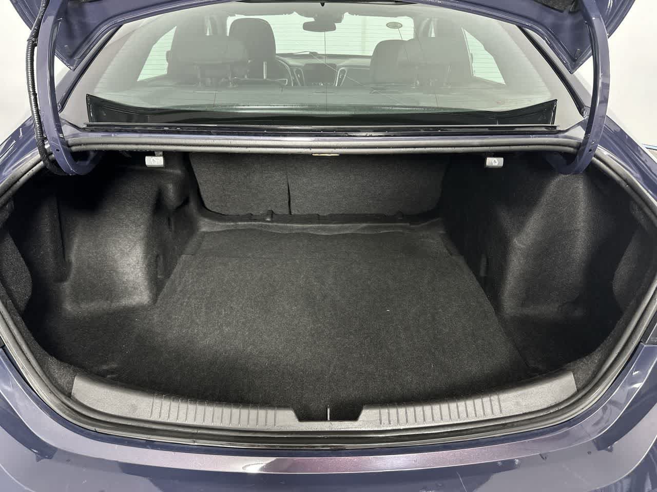 Used 2025 Chevrolet Malibu LT FWD image 21