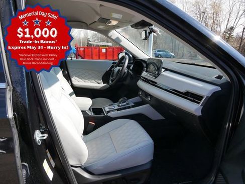 Used 2023 Mitsubishi Outlander SEL AWD/4WD image 8