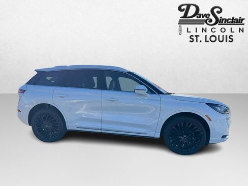 Certified 2022 Lincoln Corsair Reserve image 4