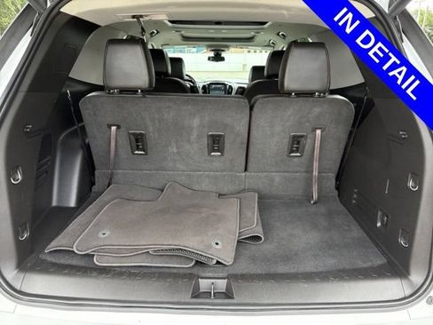 Used 2019 Chevrolet Traverse Premier w/ Driver Confidence II Package FWD image 17