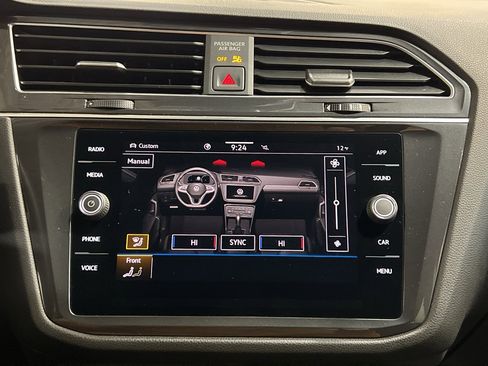 Used 2022 Volkswagen Tiguan SE image 23