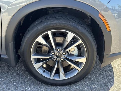 Certified 2025 INFINITI QX60 Luxe w/ Vision Package image 5