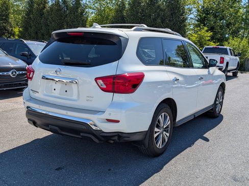 Used 2020 Nissan Pathfinder SV AWD/4WD image 5