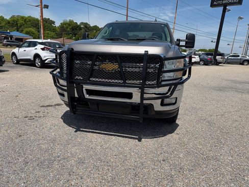 Used 2014 Chevrolet Silverado 2500 LT w/ Interior Plus Package AWD/4WD image 9