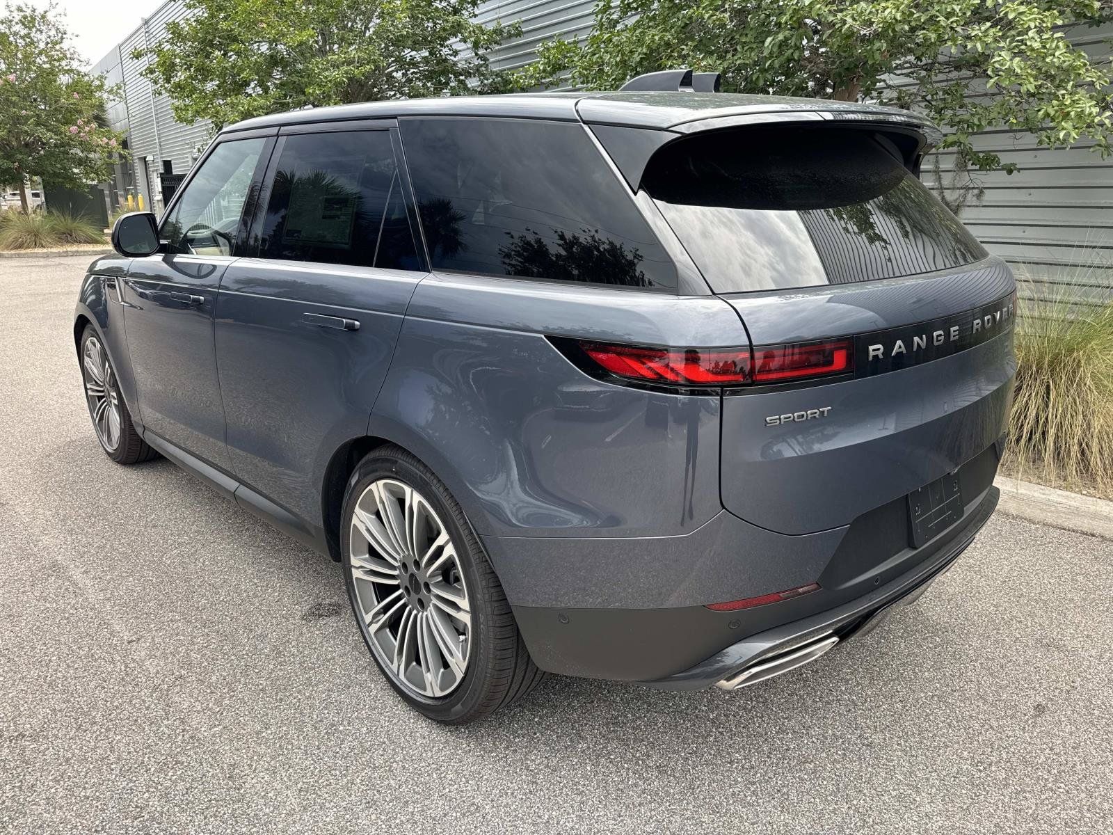 New 2026 Land Rover Range Rover Sport SE AWD/4WD image 3