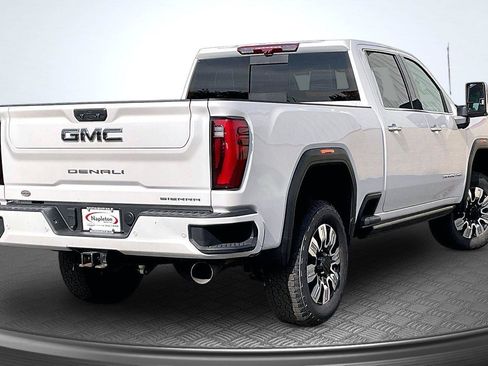 Used 2024 GMC Sierra 2500 Denali Ultimate AWD/4WD image 2