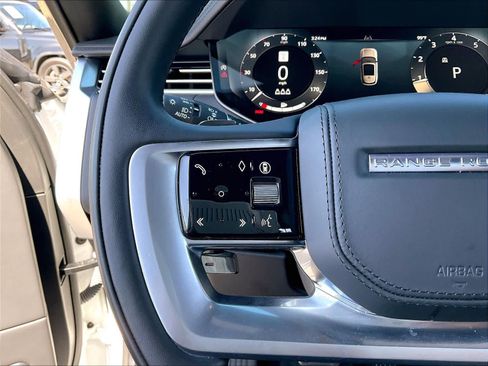 Used 2025 Land Rover Range Rover SE AWD/4WD image 18