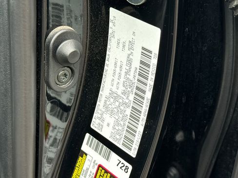 Used 2019 Toyota Tacoma TRD Sport image 27