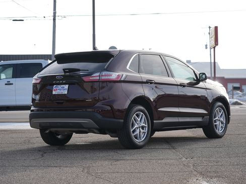 Used 2024 Ford Edge SEL w/ Convenience Package image 3