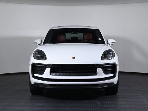 Certified 2022 Porsche Macan AWD/4WD image 10