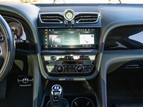 Used 2021 Bentley Bentayga Speed image 27