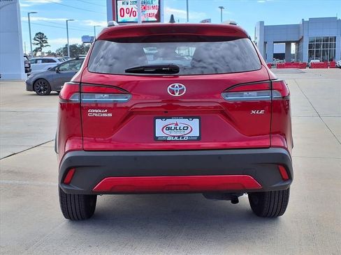 Certified 2025 Toyota Corolla Cross XLE image 7