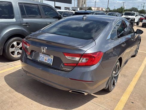 Used 2018 Honda Accord Sport image 10