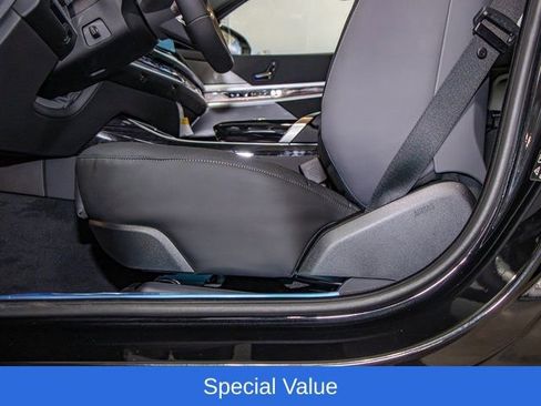 Used 2025 BMW 760i xDrive w/ Premium Package AWD/4WD image 15
