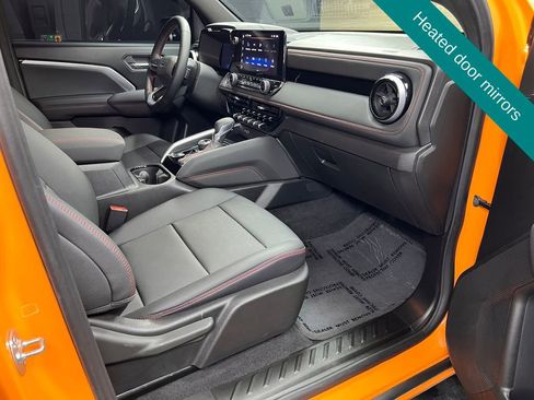 Used 2025 Chevrolet Colorado Z71 w/ Technology Package AWD/4WD image 8