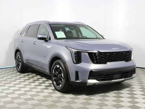 Used 2024 Kia Sorento S image 29
