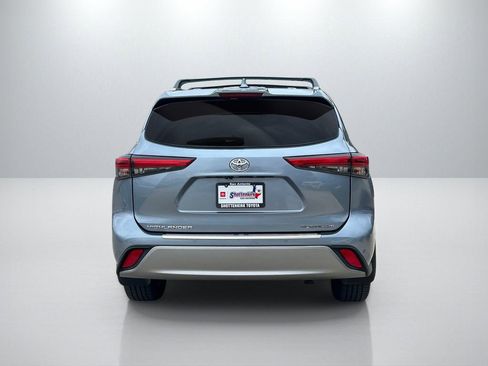 Used 2022 Toyota Highlander Platinum FWD image 6
