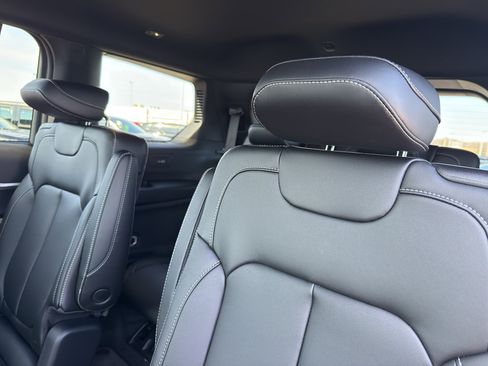 New 2025 Jeep Grand Cherokee L Limited AWD/4WD image 34