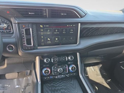 Used 2024 GMC Yukon Denali AWD/4WD image 24