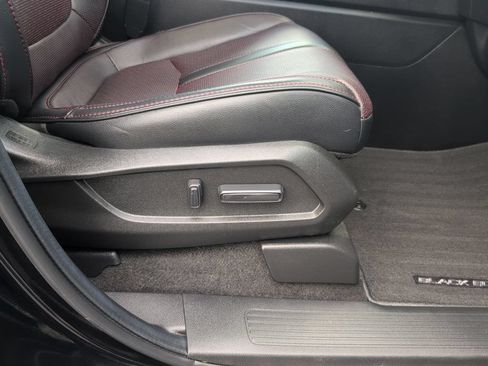 Used 2025 Honda Pilot Black Edition image 56