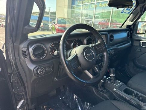 Used 2022 Jeep Gladiator Sport AWD/4WD image 6