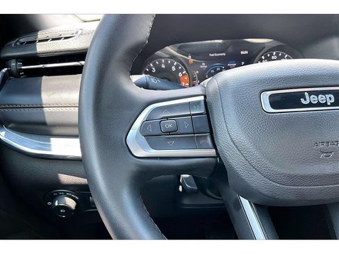 Used 2023 Jeep Compass Limited AWD/4WD image 11