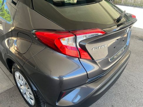 Used 2020 Toyota C-HR LE FWD image 34